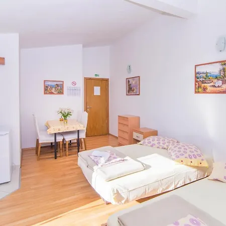 Cihorich Guest house